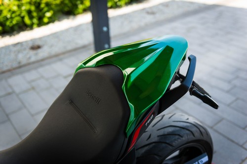 Seat cowl cover benelli 752s - benelli,